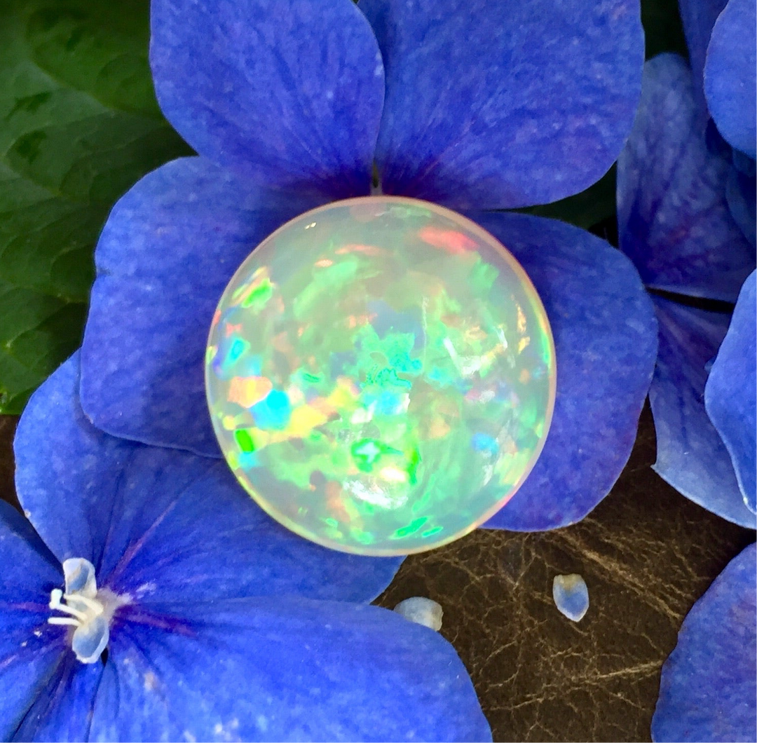 Ethiopian Welo Opal, 15.65 ct. Round Cab, High Dome, Flagstone Pattern