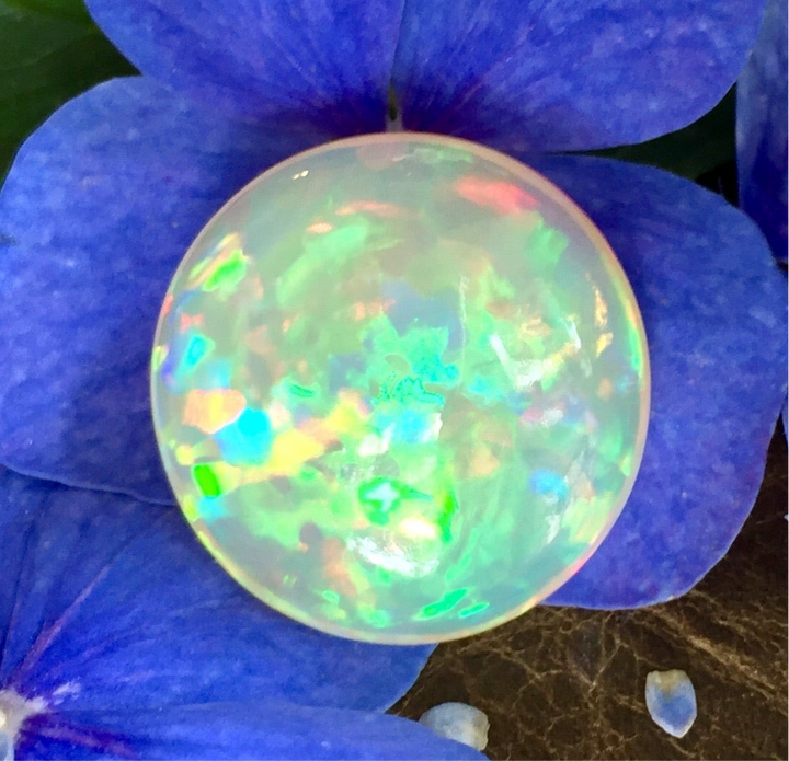 Ethiopian Welo Opal, 15.65 ct. Round Cab, High Dome, Flagstone Pattern