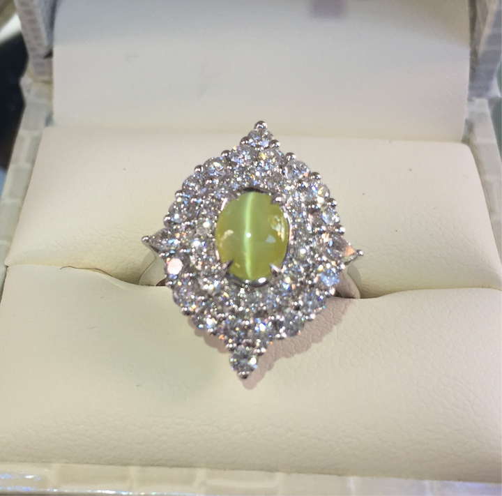 18k gold Cat's Eye Chrysoberyl Diamond Ring, 18k White Gold Size 7 CLEARANCE