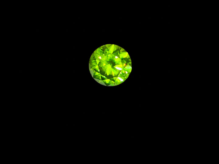 Russian Demantoid Garnet 4.50 carat Eye Clean, High Dispersion, Appraised, Certified (rare color shift to silver)