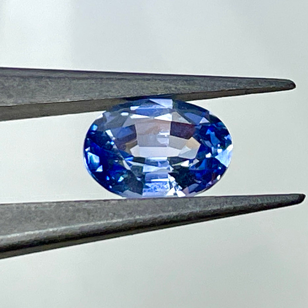 AAAA, 1.06 ct. Tanzanite, Oval, Sapphire Blue