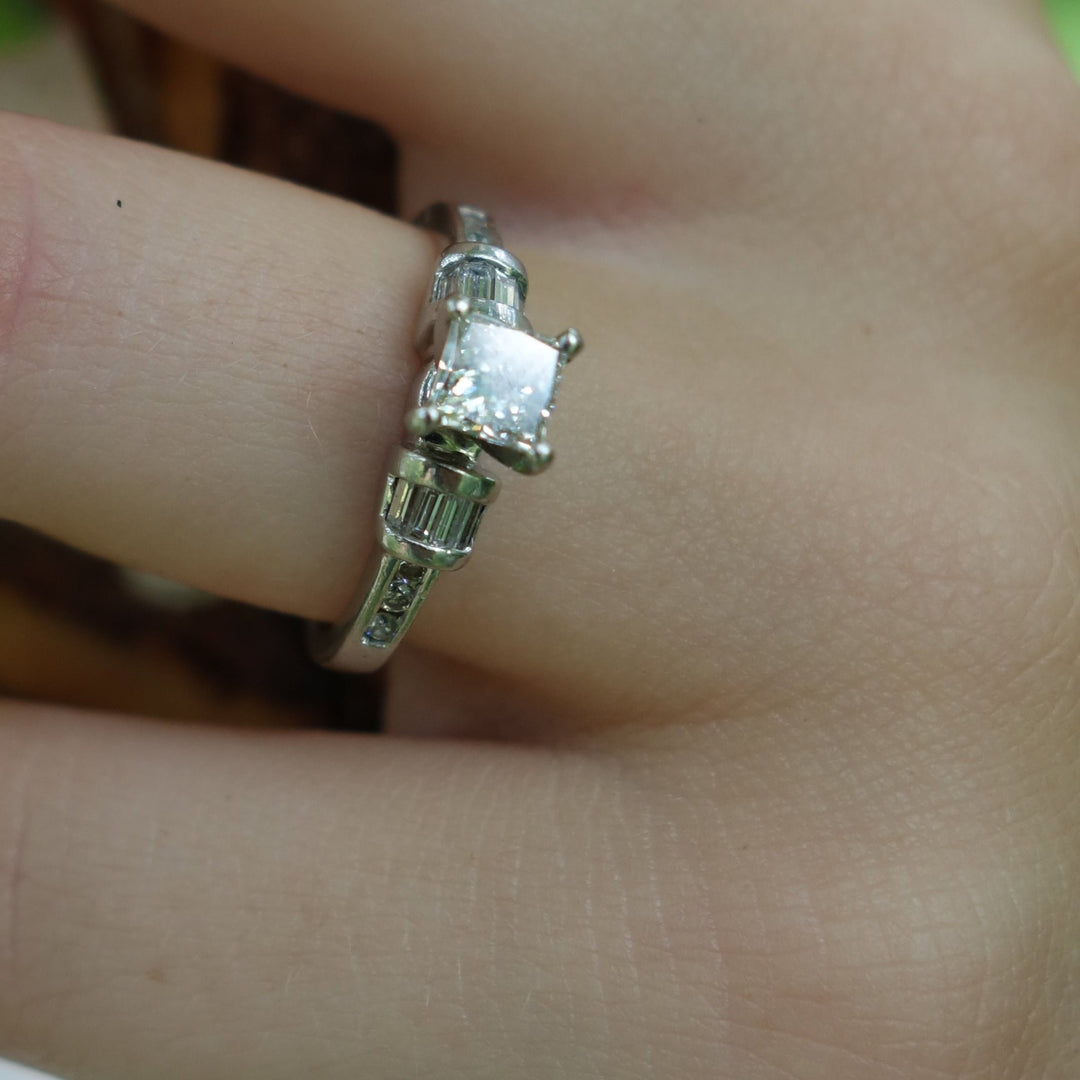 Diamond and Platinum Art Deco Vintage Engagement Ring