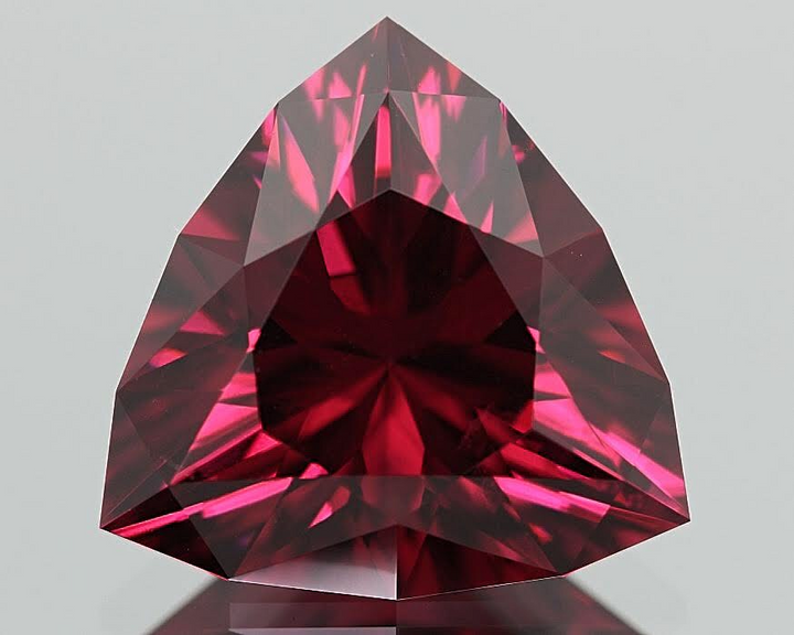 Malaya Garnet, 6.1 ct. Pyralspite, Color Shift, Trillion