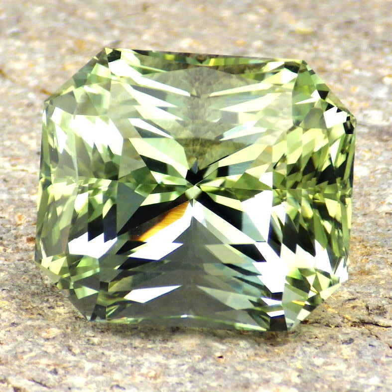 most expensive topaz Tussoan Imperial Green, Tzar's Royal Mines, 80 flawless, untreated carats