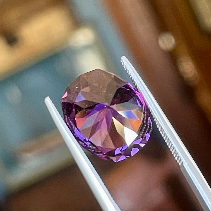 7.90 carat Amethyst, Uruguay, Flawless, Rare In This Quality, Cushion Cut