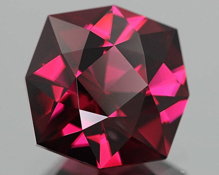 Malaia Garnet, Pyralspite, 5.23 ct. Purplish Pink, Octagon Master-Cut In United States, Malaya