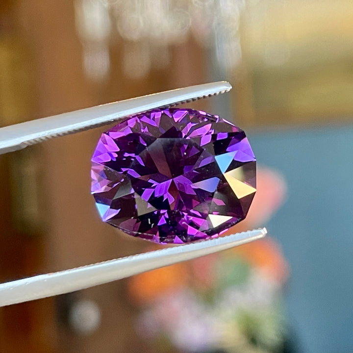 7.90 carat Amethyst, Uruguay, Flawless, Rare In This Quality, Cushion Cut