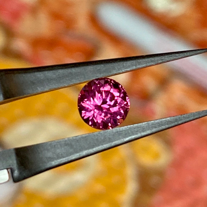 1.30 ct. Malaya Round Brilliant Garnet Purplish-Pink VVS  